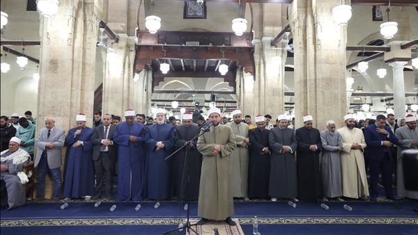 أداء صلاتي العشاء