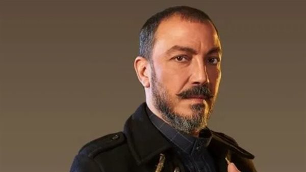 الفنان طارق لطفي