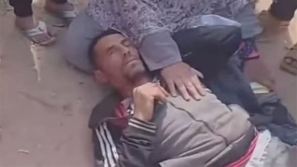 الرجل متعدي علي طفلة