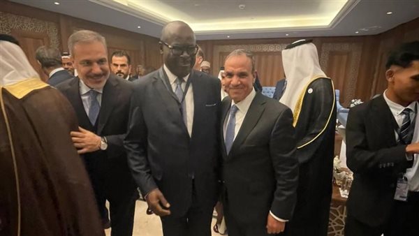 وزير الخارجية خلال