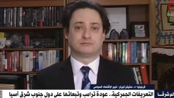  خبير الاقتصاد السياسي