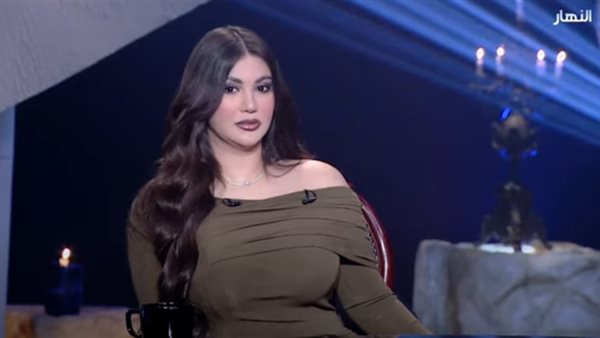 الفنانة هدي الإتربي