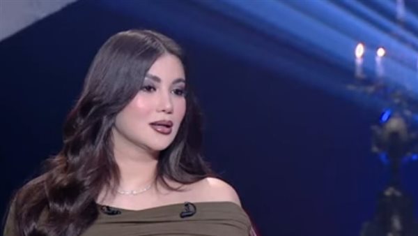 الفنانة هدي الإتربي