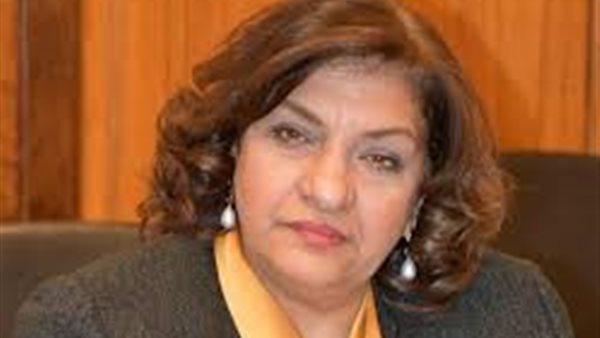 النائبة ايفلين متى