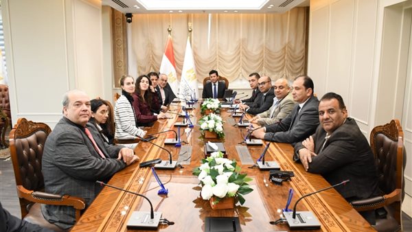 الشباب والرياضة 