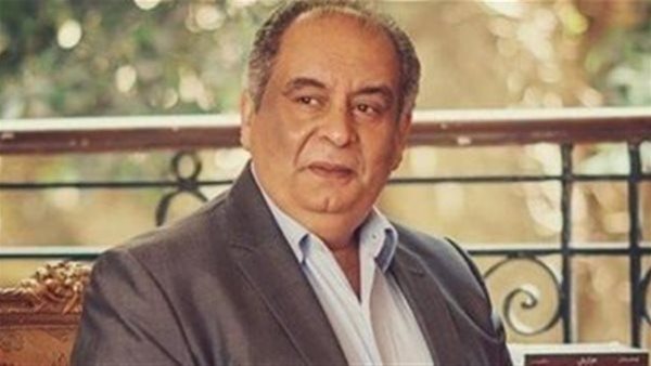 الكاتب الكبير والروائي