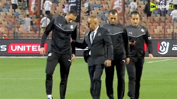 طاقم تحكيم مباراة