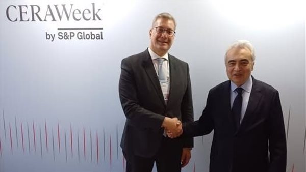 وزير البترول خلال