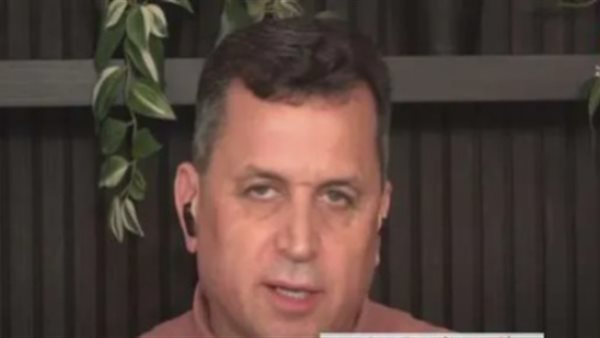  الكاتب والباحث السياسي