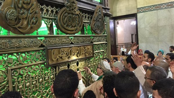 حكم التوسل والتبرك