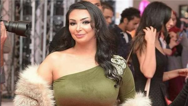 المطربة شاهيناز