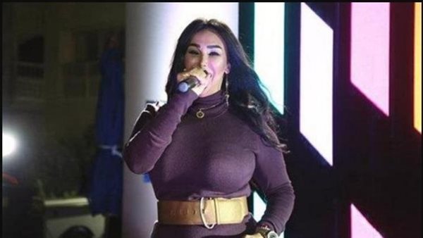 المطربة شاهيناز