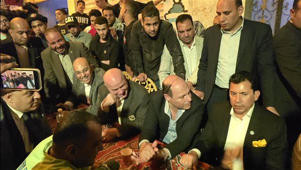 وزير الرياضة يلتقي