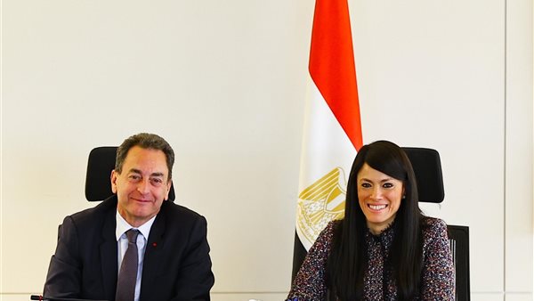 وزيرة التخطيط ـ السفير