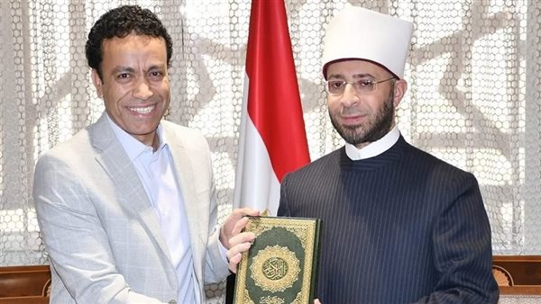 وزير الأوقاف يكرِّم