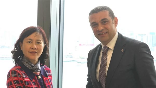 لقاء القنصل العام