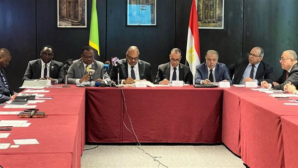 وزير الخارجية يفتتح