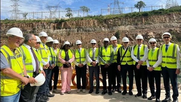 وزير الخارجية 