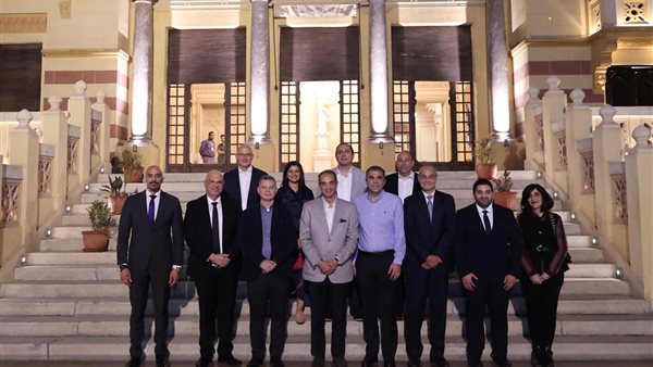 وزير الاتصالات ـ