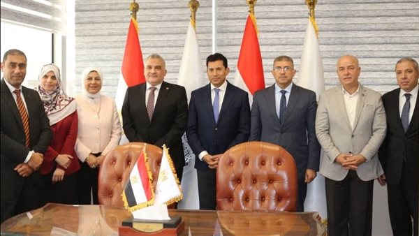 وزير الشباب والرياضة