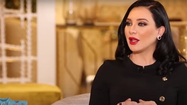 الفنانة السورية سلاف