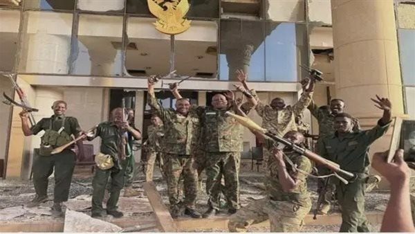 استعادة القصر الجمهوري