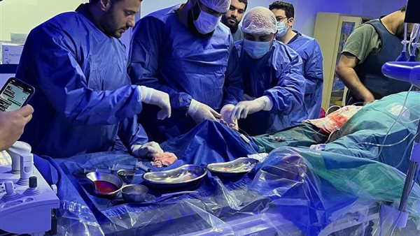 الفريق الطبى خلال