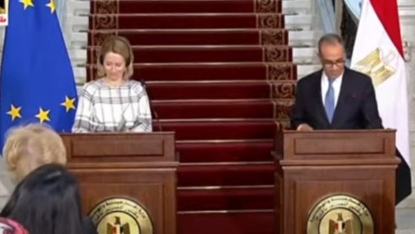 وزير الخارجية ـ الممثلة