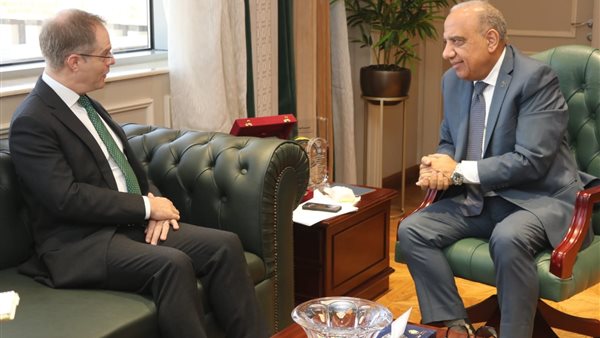  وزير الكهرباء ـ