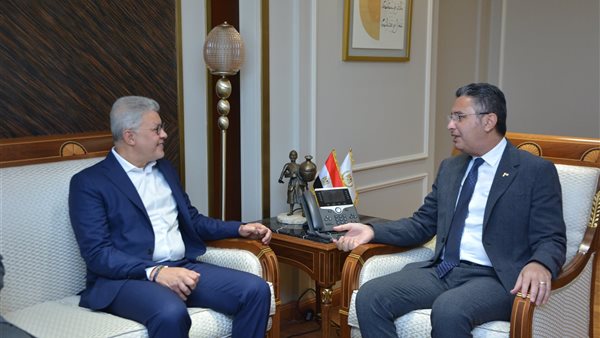  الدكتور شريف فاروق