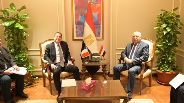 وزير الصناعة والنقل