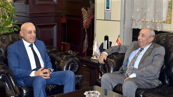 محافظ الأقصر و النقيب