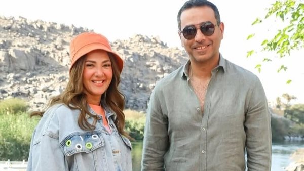 نور محمود و دنيا