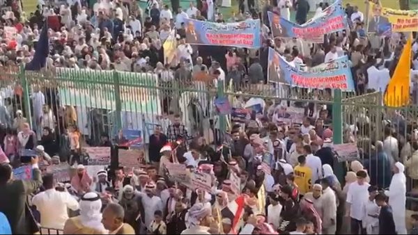 وقفات حاشدة لتأييد