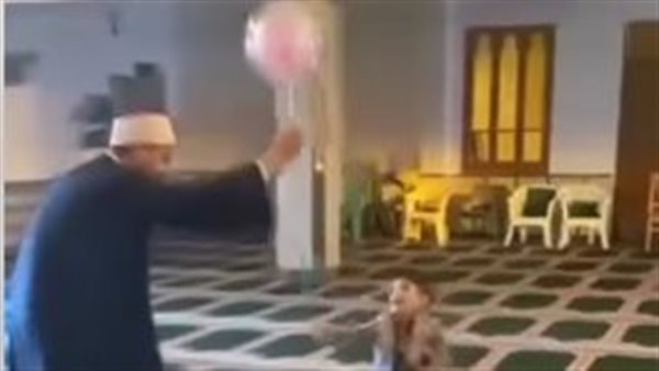 أمام مسجد يلاعب 