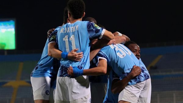 بيراميدز ينهى الشوط