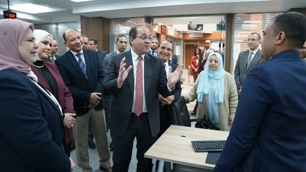 جولة وزير المالية