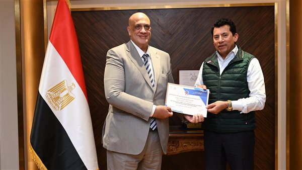 وزير الشباب والرياضة