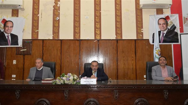 اجتماع محافظ أسيوط