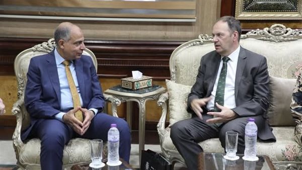 لقاء محافظ المنيا