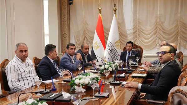 وزير الشباب والرياضة