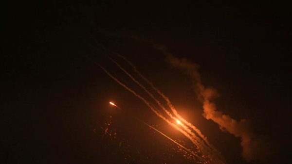 رشقة صاروخية