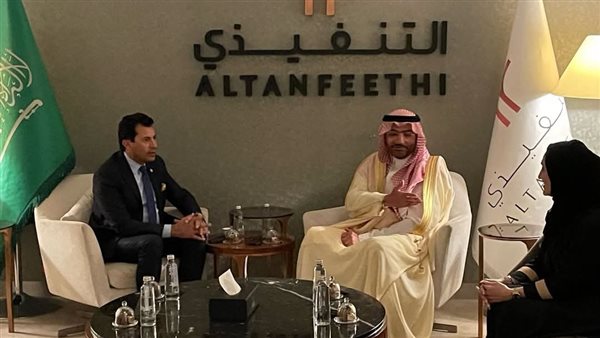 وزير الشباب والرياضة