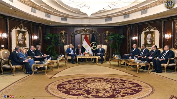 وزير الداخليه يستقبل