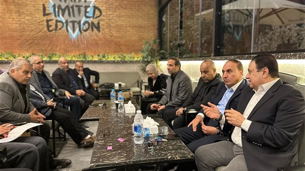 الكاتب الصحفى عبد