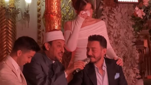 بكاء أحمد زاهر في