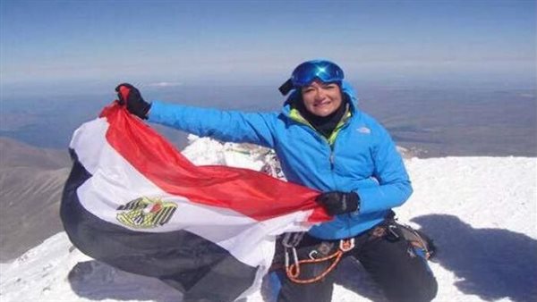 منال رستم أول مصرية