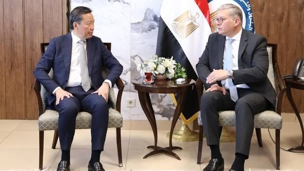 لقاء وزير البترول