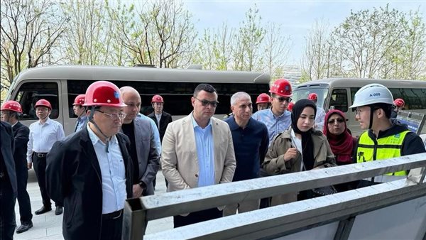 وزير الإسكان 