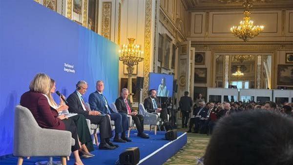 مشاركة وزير البترول